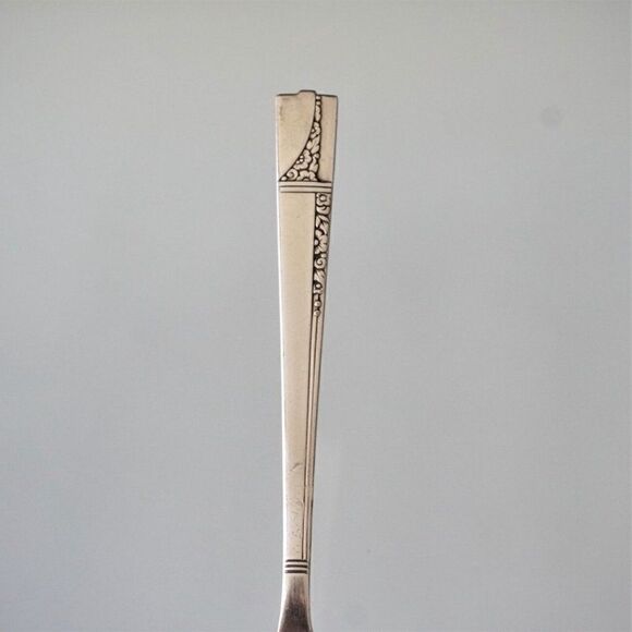 Vintage Round Bullion Spoon Oneida Nobility Plate 1937 Caprice Pattern - Picture 3 of 9